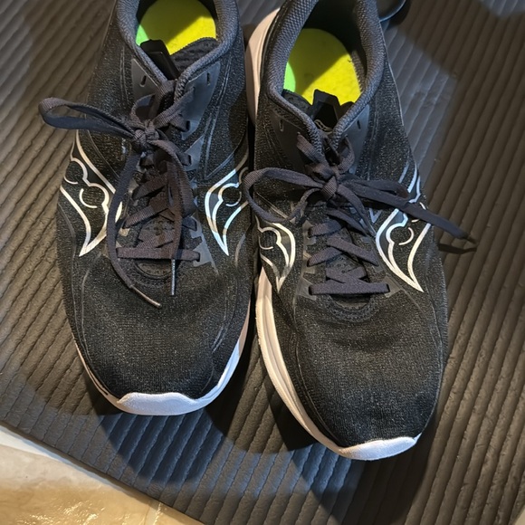 Men’s Saucony running shoes-size 11 - Picture 3 of 5